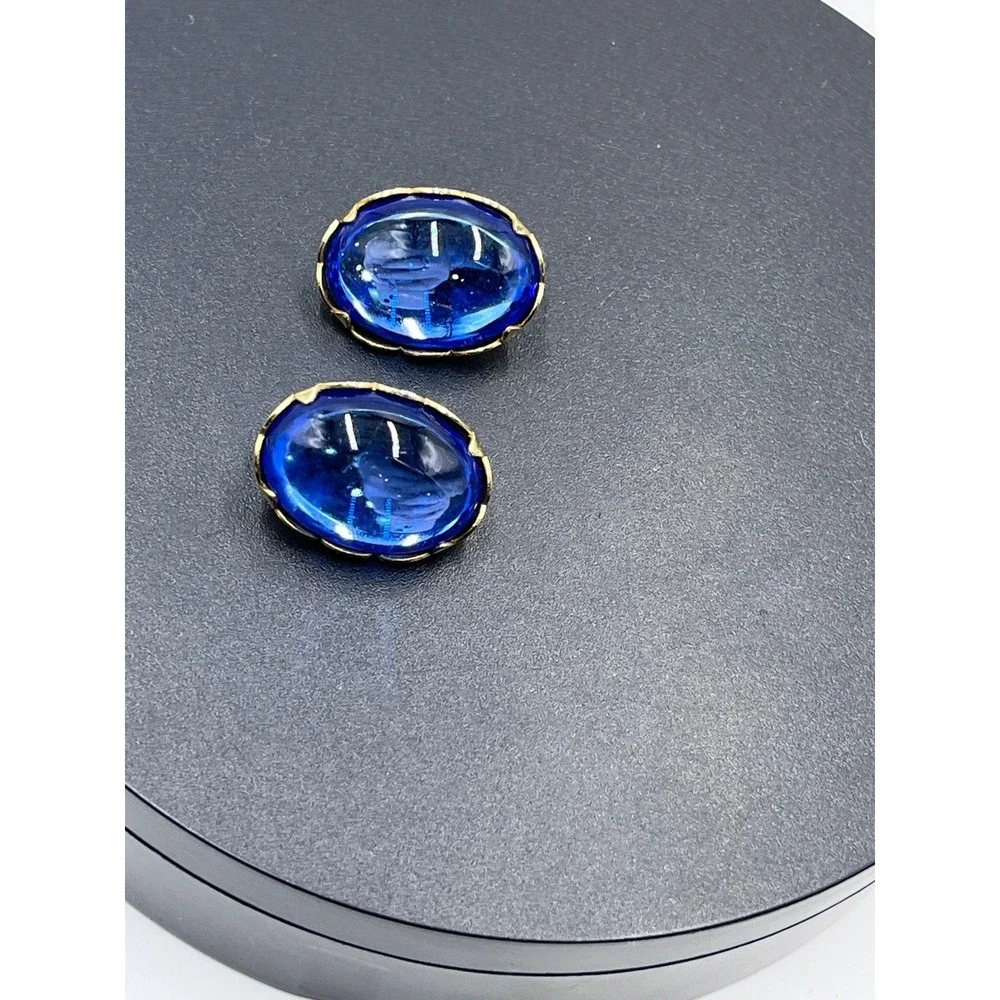 Emmons Vintage Cobalt Blue Oval Cabochon Gold Tone Scallop Clip Earrings